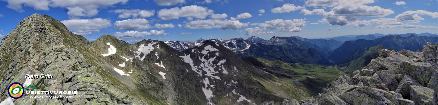 34 Passaggio un poco esposto, rivolto verso la Val Brembana, serve attenzione!.jpg